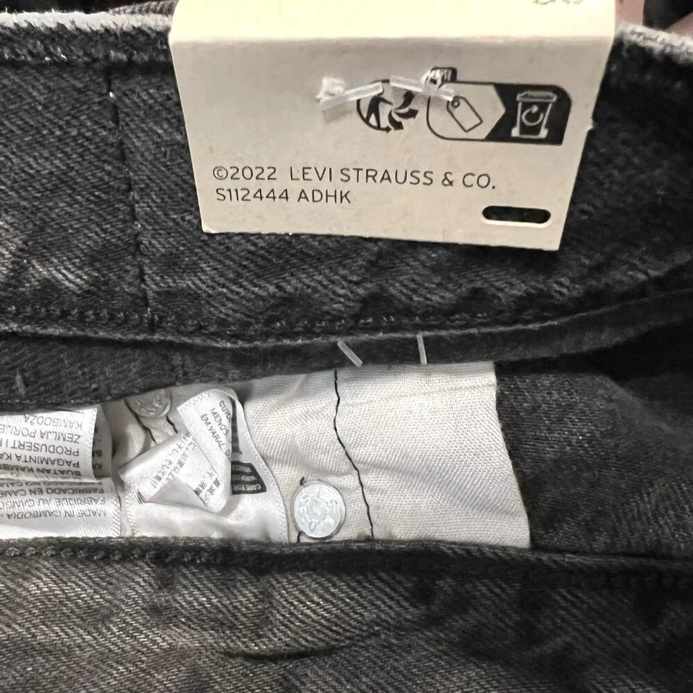 Levi Strauss & Co.501 Shorts-NWT-Black-Women's Distressed A high Rise-Button Fly - Picture 10 of 14